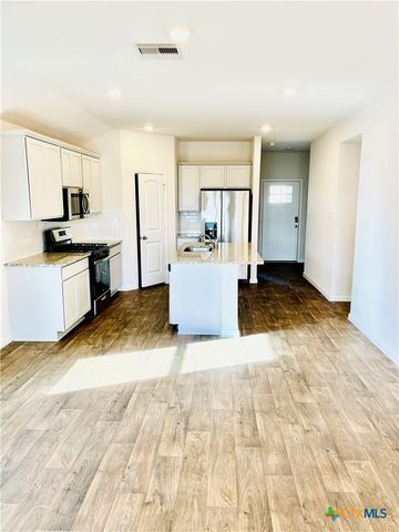 1420 London Way, Lockhart, TX 78644