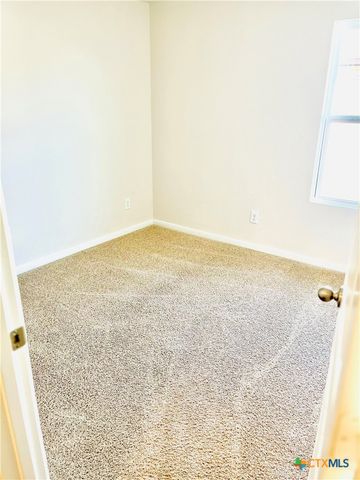 1420 London Way, Lockhart, TX 78644