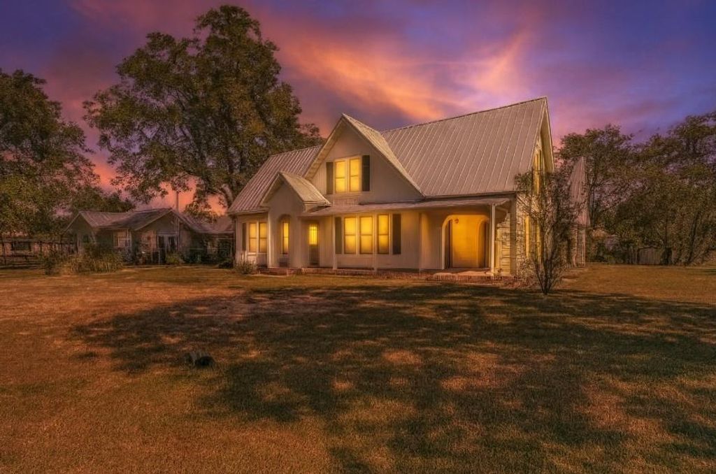 430 W Bell ST, Bartlett, TX 76511