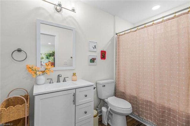 9 Courtesy Drive, Thomasville, NC 27360