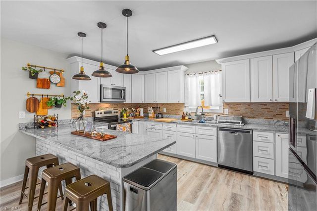 9 Courtesy Drive, Thomasville, NC 27360