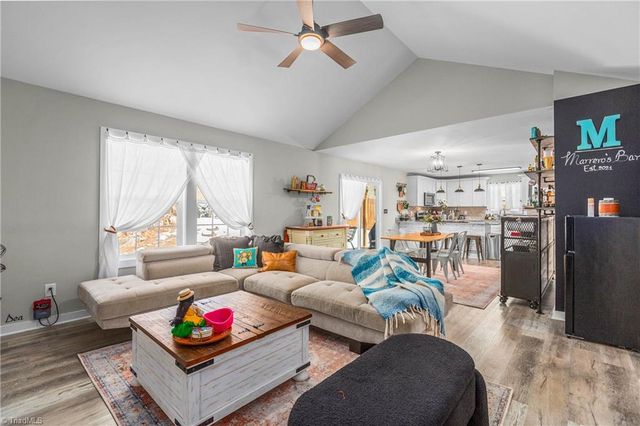 9 Courtesy Drive, Thomasville, NC 27360