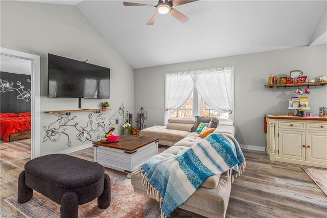 9 Courtesy Drive, Thomasville, NC 27360