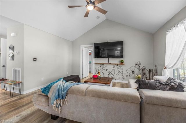 9 Courtesy Drive, Thomasville, NC 27360