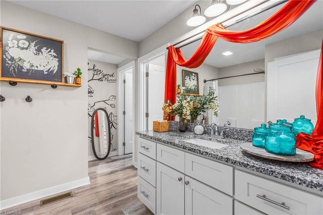 9 Courtesy Drive, Thomasville, NC 27360