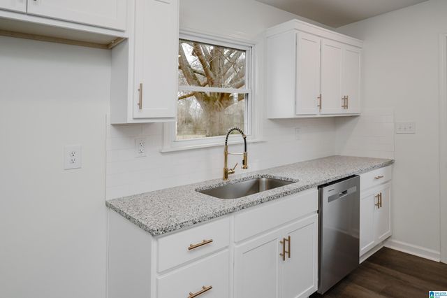 1551 27TH AVENUE N, Hueytown, AL 35023