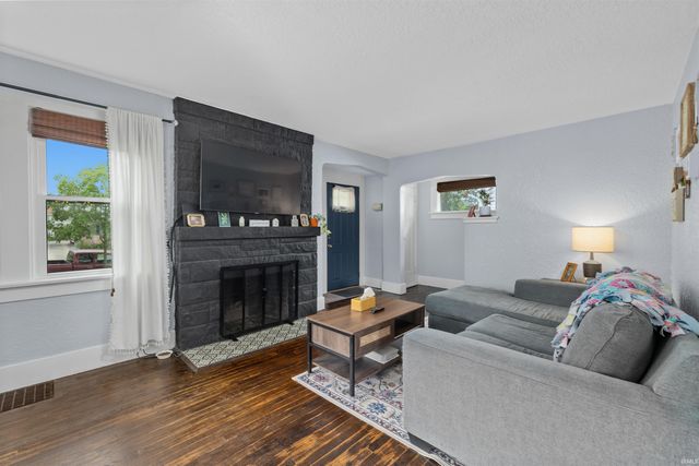 4621 Arlington Avenue, Fort Wayne, IN 46807