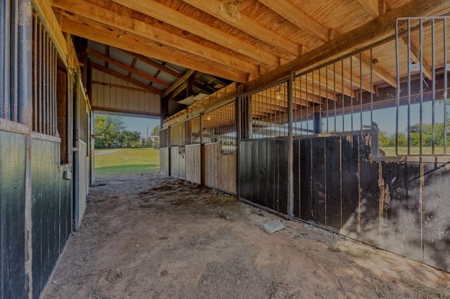4854 Rock House Rd, Portland, TN 37148