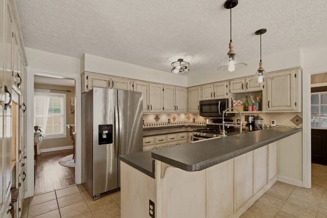 4854 Rock House Rd, Portland, TN 37148
