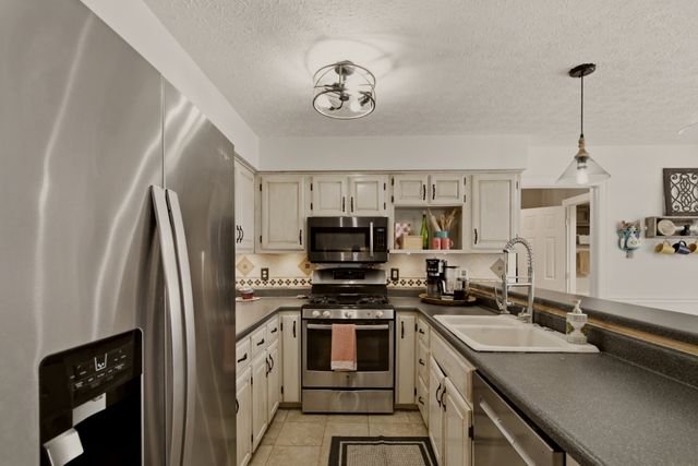 4854 Rock House Rd, Portland, TN 37148