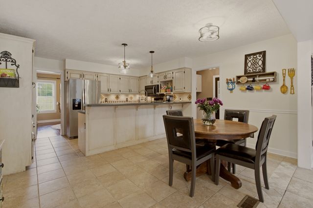 4854 Rock House Rd, Portland, TN 37148