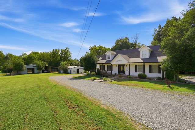 4854 Rock House Rd, Portland, TN 37148