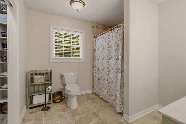 4854 Rock House Rd, Portland, TN 37148