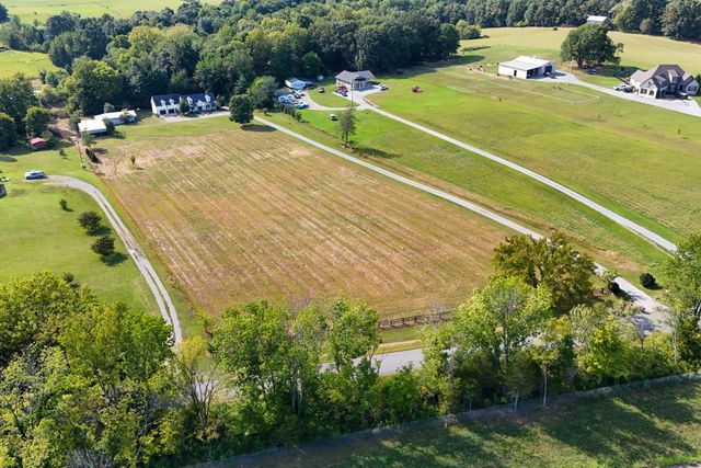 4854 Rock House Rd, Portland, TN 37148