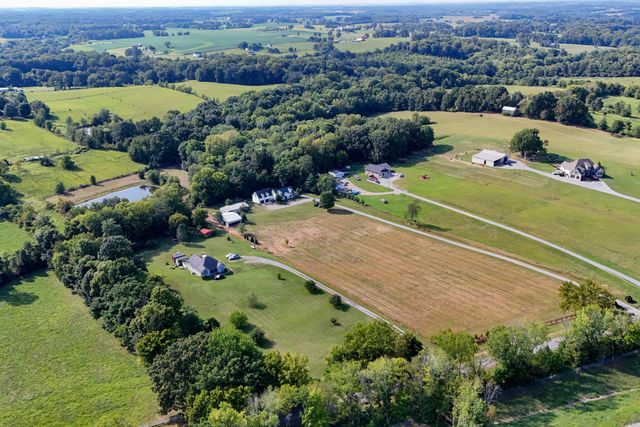 4854 Rock House Rd, Portland, TN 37148