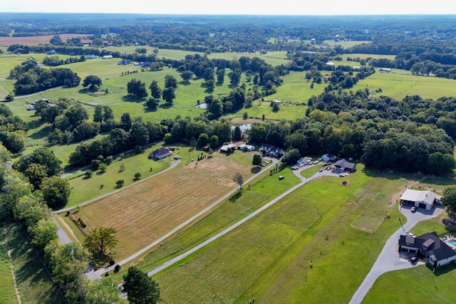 4854 Rock House Rd, Portland, TN 37148