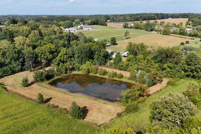 4854 Rock House Rd, Portland, TN 37148