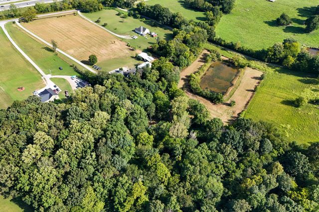 4854 Rock House Rd, Portland, TN 37148