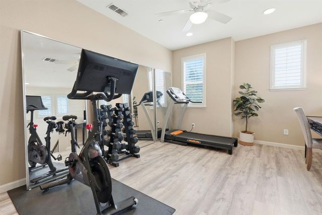 128 Dowd Ct, Folsom, CA 95630