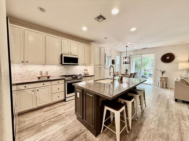 128 Dowd Ct, Folsom, CA 95630