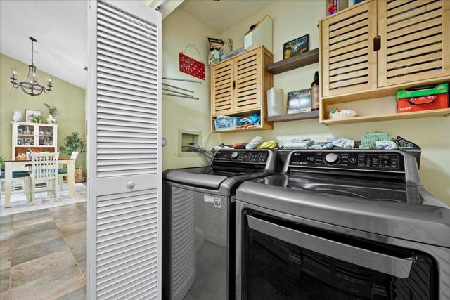 11 Dorchester Circle, Palm Beach Gardens, FL 33418