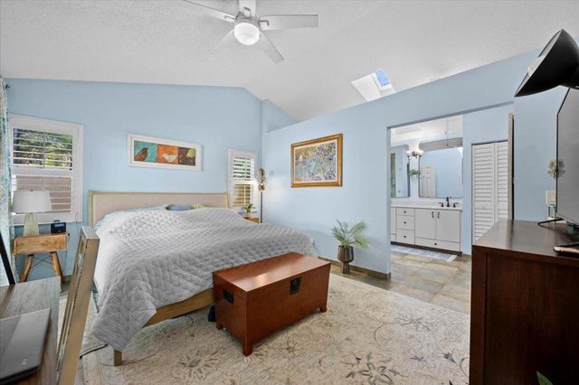 11 Dorchester Circle, Palm Beach Gardens, FL 33418