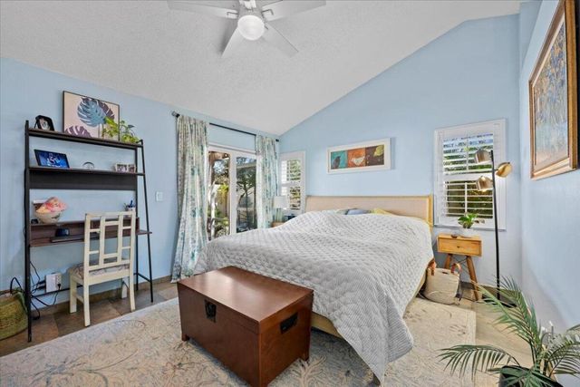 11 Dorchester Circle, Palm Beach Gardens, FL 33418