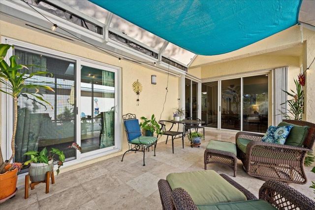 11 Dorchester Circle, Palm Beach Gardens, FL 33418