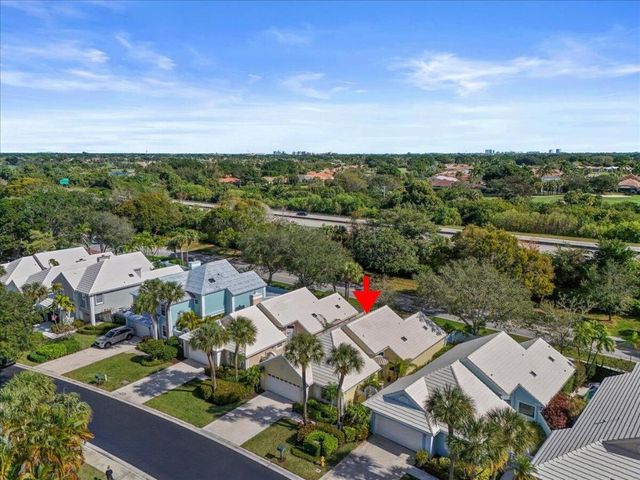 11 Dorchester Circle, Palm Beach Gardens, FL 33418