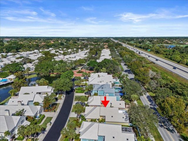 11 Dorchester Circle, Palm Beach Gardens, FL 33418