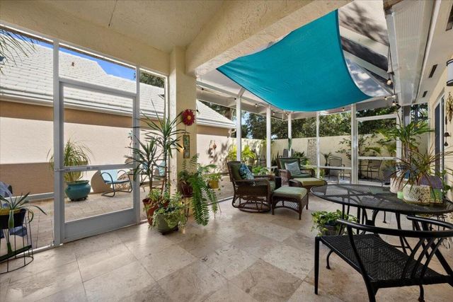 11 Dorchester Circle, Palm Beach Gardens, FL 33418