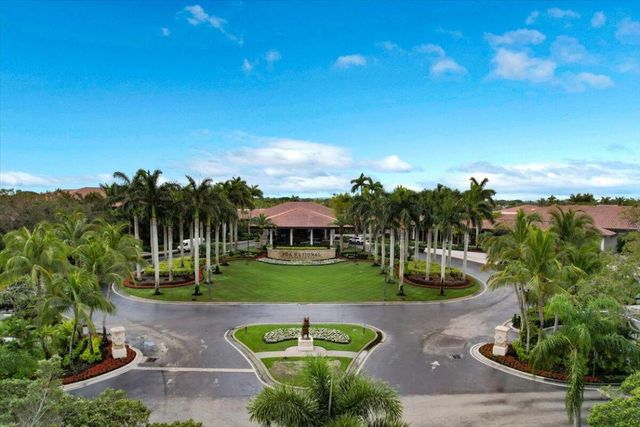 11 Dorchester Circle, Palm Beach Gardens, FL 33418