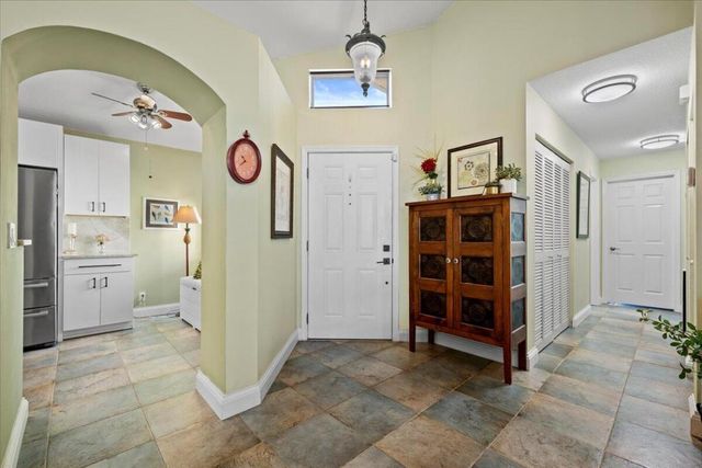 11 Dorchester Circle, Palm Beach Gardens, FL 33418