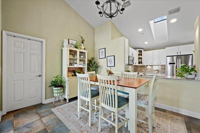 11 Dorchester Circle, Palm Beach Gardens, FL 33418