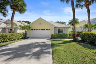 11 Dorchester Circle, Palm Beach Gardens, FL 33418