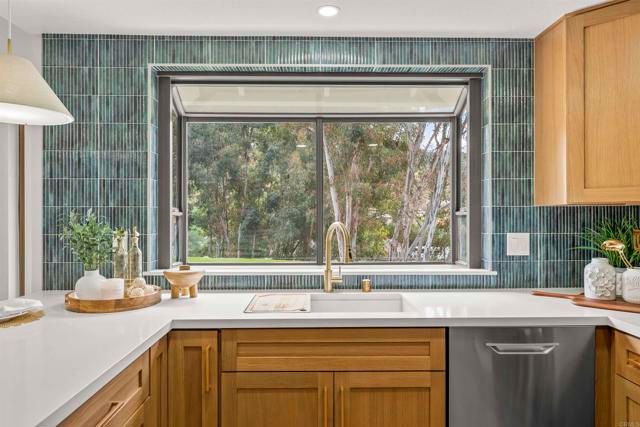 25945 Forest Drive, Escondido, CA 92026