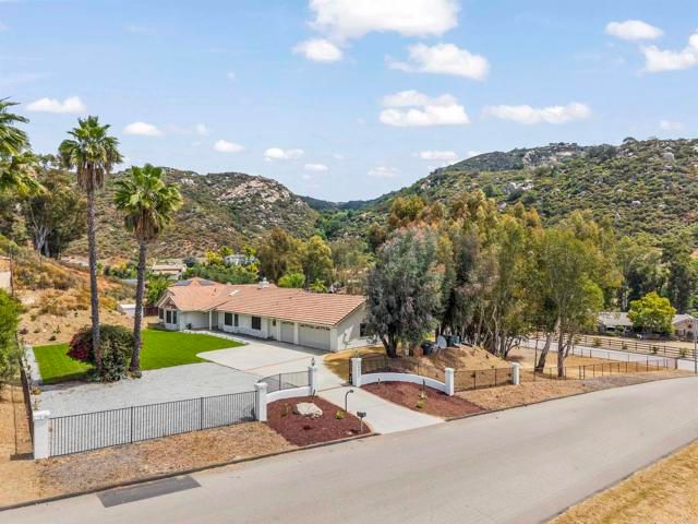 25945 Forest Drive, Escondido, CA 92026