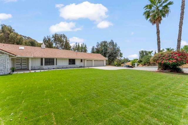 25945 Forest Drive, Escondido, CA 92026