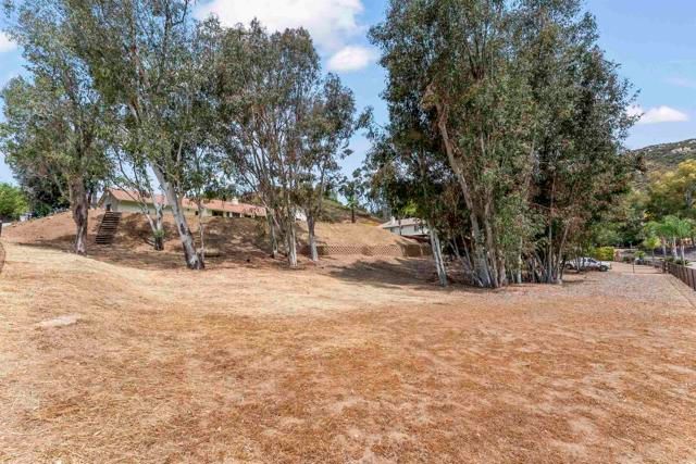 25945 Forest Drive, Escondido, CA 92026
