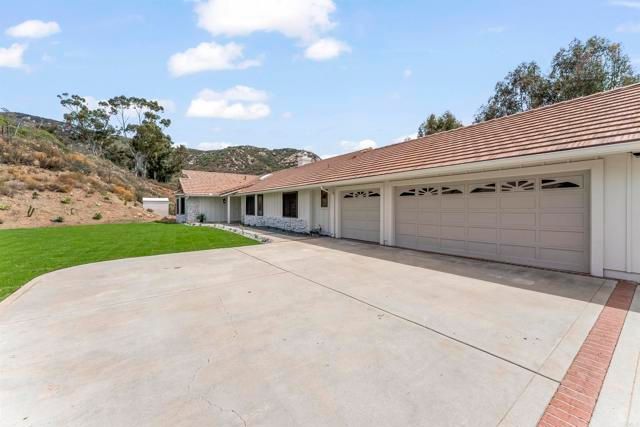 25945 Forest Drive, Escondido, CA 92026
