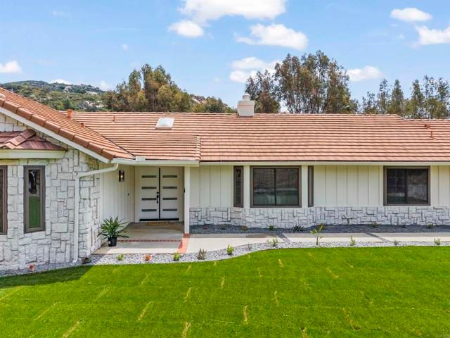 25945 Forest Drive, Escondido, CA 92026