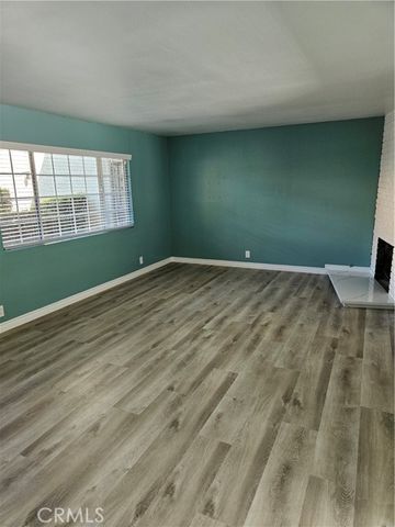 2063 evergreen st, La Verne, CA 91752