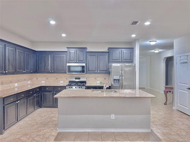204 Red Fox Lane, Denton, TX 76210