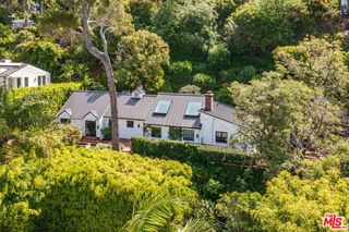 9151 Warbler Place, Los Angeles, CA 90069