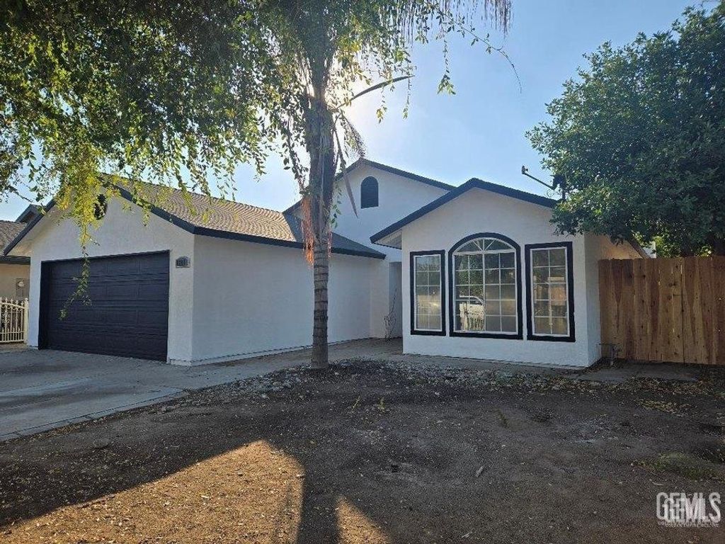1741 Vassar, Delano, CA 93215