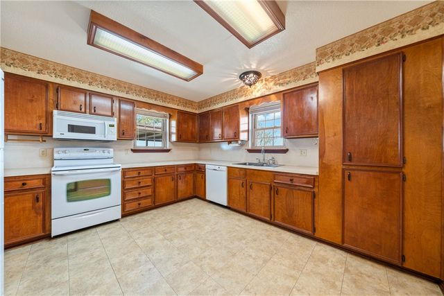 664 CR 81A, Bishop, TX 78343