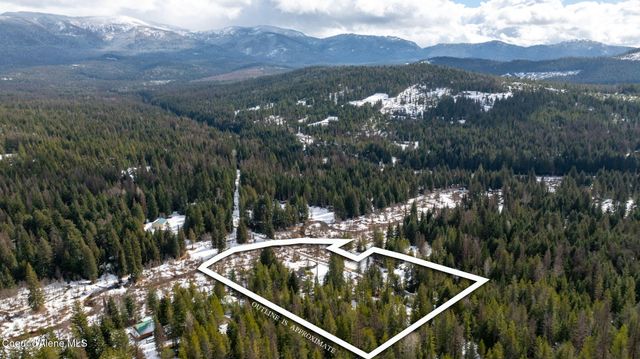255 Thunder ALY, Sandpoint, ID 83864