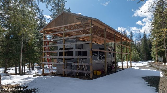 255 Thunder ALY, Sandpoint, ID 83864