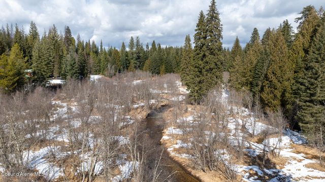 255 Thunder ALY, Sandpoint, ID 83864