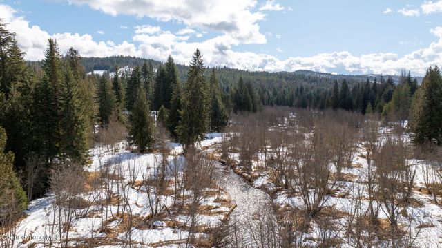 255 Thunder ALY, Sandpoint, ID 83864